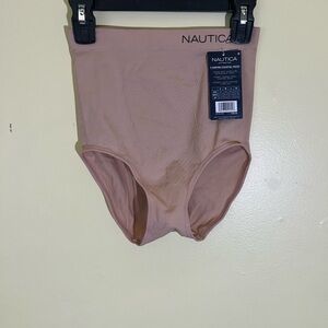 Nautica Seamless Shaping Briefs in Blush